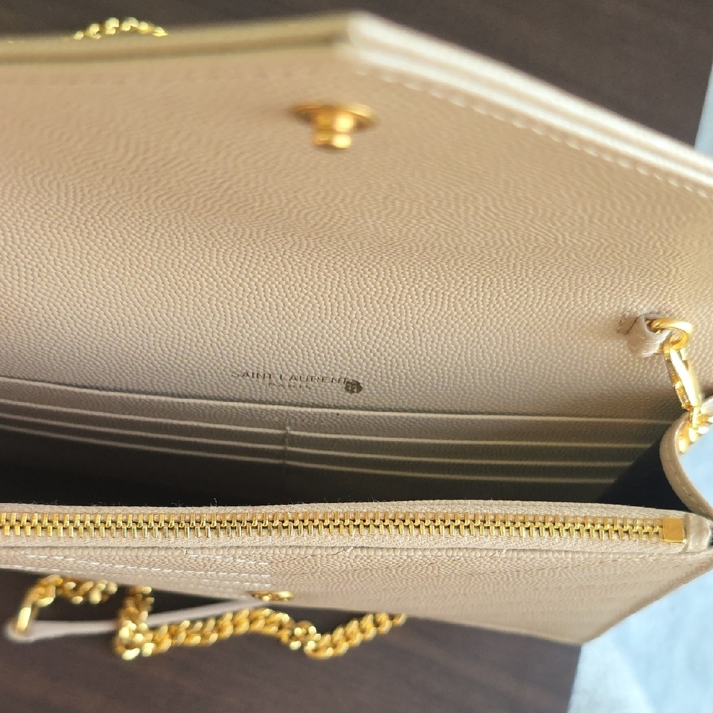 Yves Saint Laurent Cream Quilted Crossbody with Gold Chain - Picture 8 of 16
